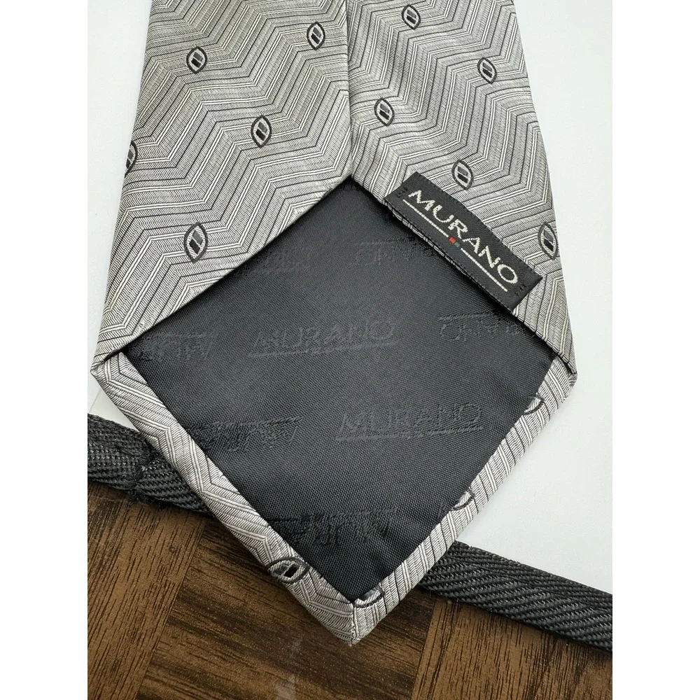 Murano Silk Tie Gray‎ Chevron Zig Zag Geometric Jacquard Made USA 3.75